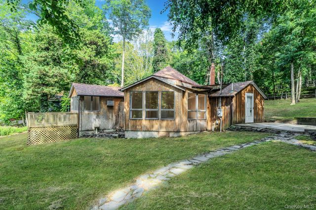 5 Jacobs Lane, Wading River, NY 11792