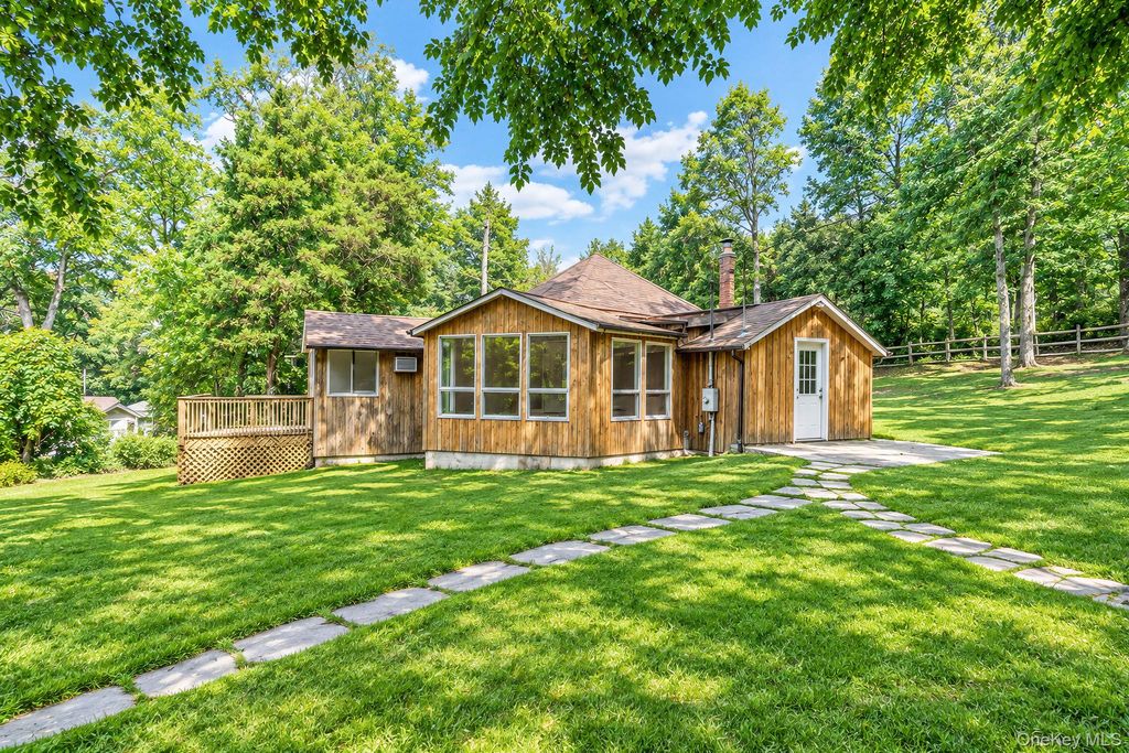 5 Jacobs Lane, Wading River, NY 11792