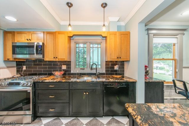 530 Up Mountain Avenue, Montclair Twp., NJ 07006