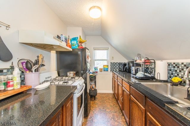 530 Up Mountain Avenue, Montclair Twp., NJ 07006
