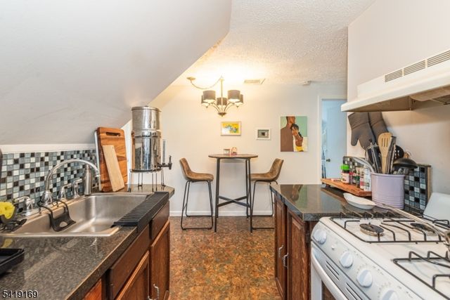 530 Up Mountain Avenue, Montclair Twp., NJ 07006