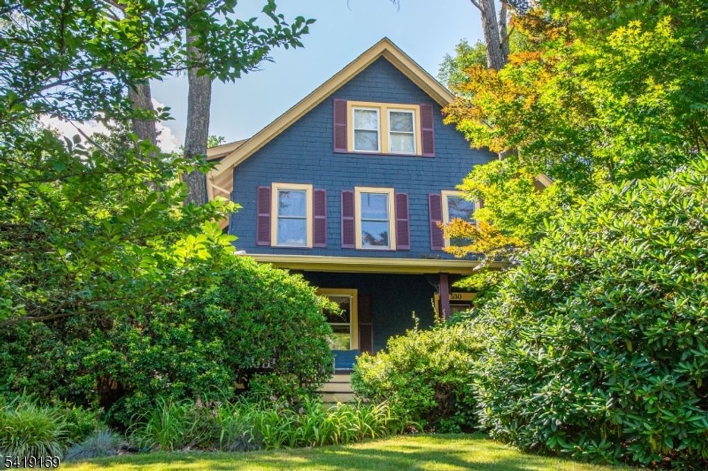 530 Up Mountain Avenue, Montclair Twp., NJ 07006
