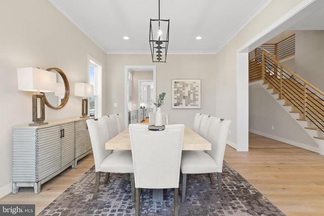 404 WINDOVER CT NW, Vienna, VA 22180