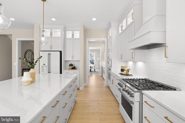 404 WINDOVER CT NW, Vienna, VA 22180