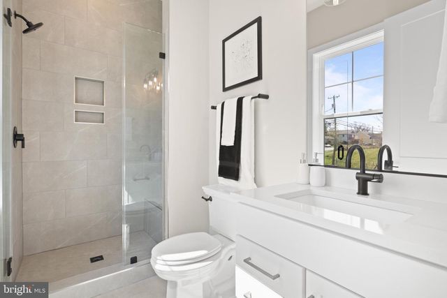 404 WINDOVER CT NW, Vienna, VA 22180