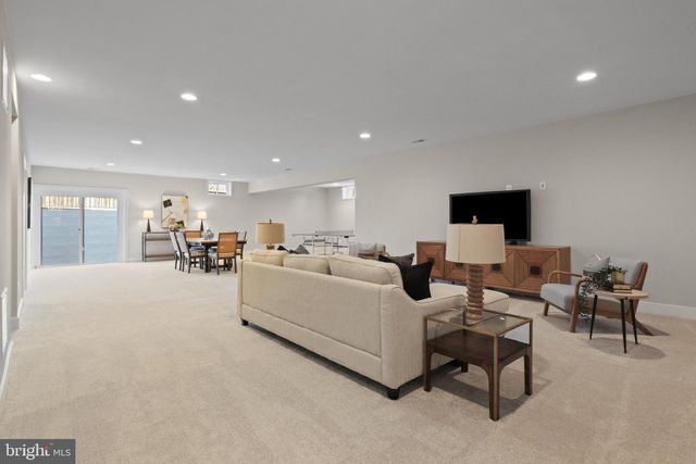 404 WINDOVER CT NW, Vienna, VA 22180