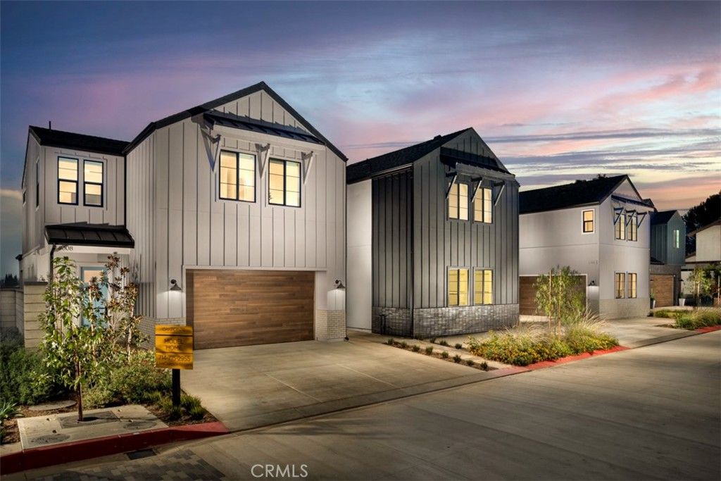 Image 20 of property listing at 18013 Roch Court, Fountain Valley, CA 92708