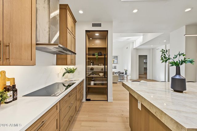 10962 E DALE Lane, Scottsdale, AZ 85262