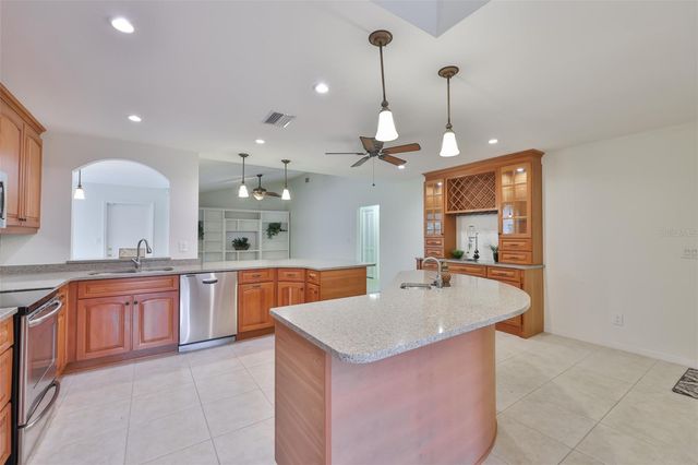 1819 NEW BEDFORD DRIVE, Sun City Center, FL 33573