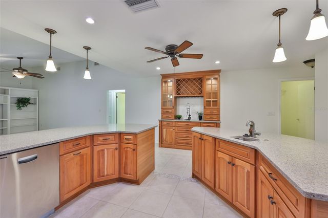 1819 NEW BEDFORD DRIVE, Sun City Center, FL 33573