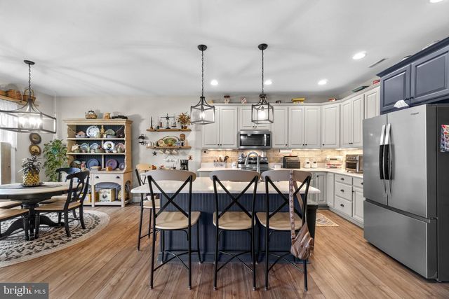 7 STONERS CIR, Littlestown, PA 17340