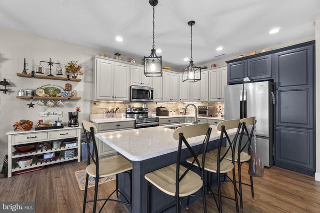 7 STONERS CIR, Littlestown, PA 17340