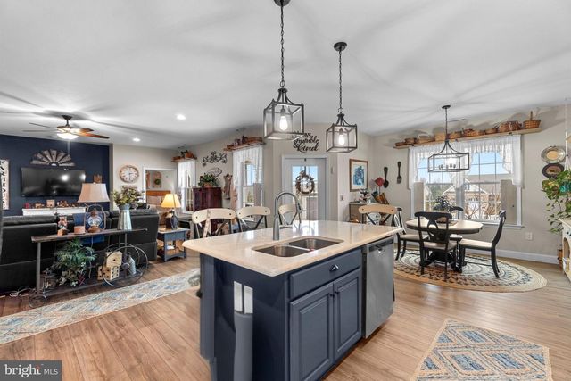 7 STONERS CIR, Littlestown, PA 17340