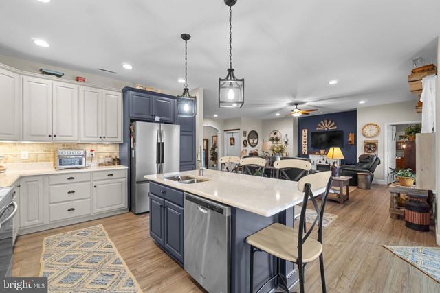 7 STONERS CIR, Littlestown, PA 17340