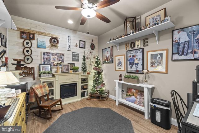 7 STONERS CIR, Littlestown, PA 17340