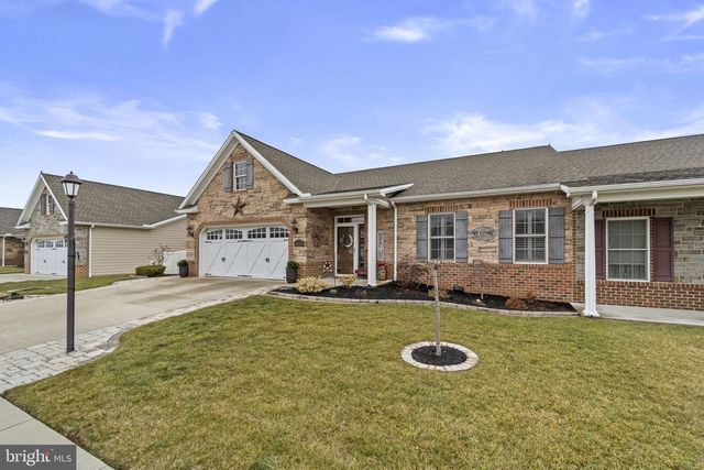 7 STONERS CIR, Littlestown, PA 17340