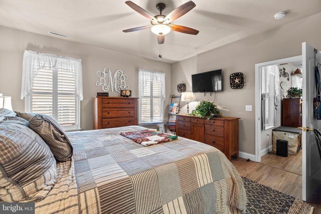 7 STONERS CIR, Littlestown, PA 17340