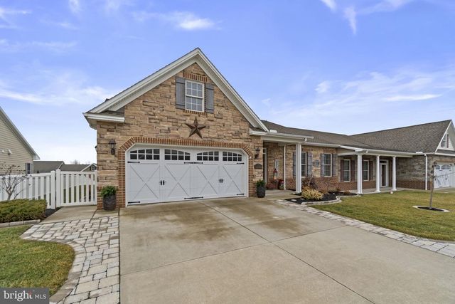 7 STONERS CIR, Littlestown, PA 17340