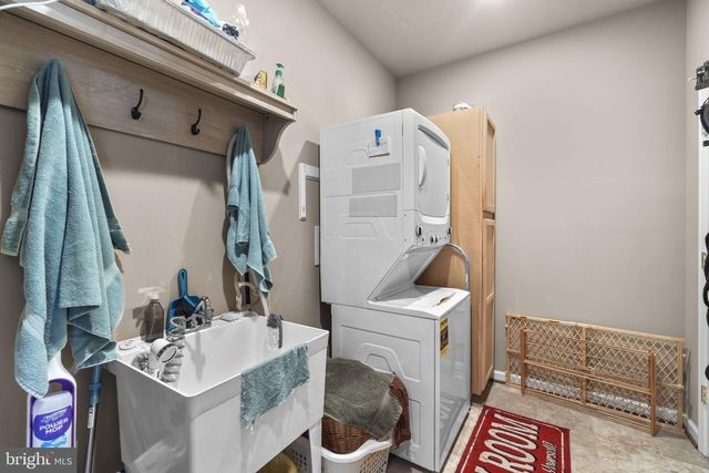 7 STONERS CIR, Littlestown, PA 17340