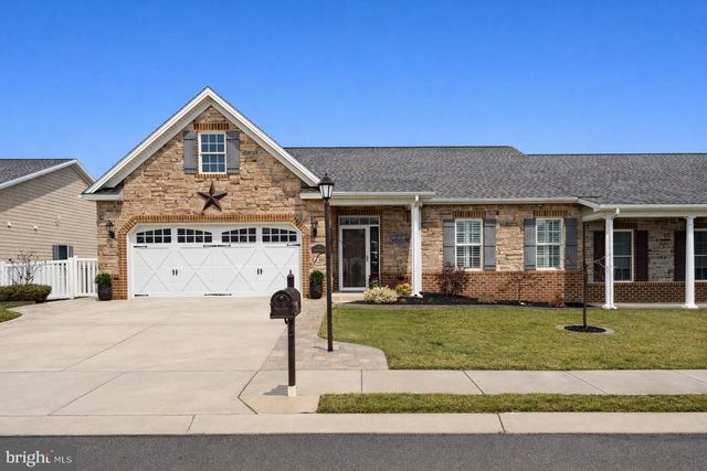 7 STONERS CIR, Littlestown, PA 17340