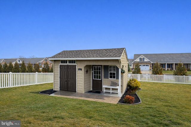 7 STONERS CIR, Littlestown, PA 17340