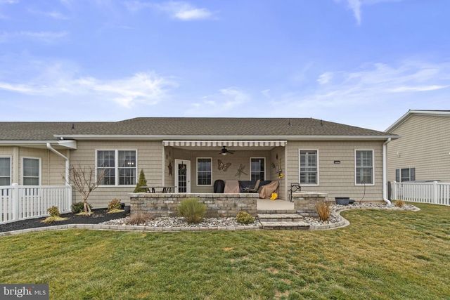 7 STONERS CIR, Littlestown, PA 17340