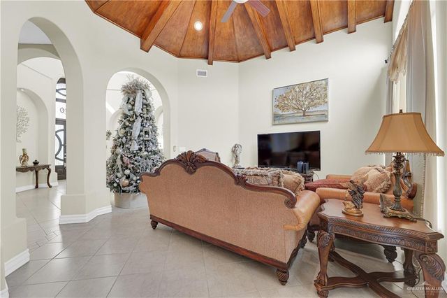 800 E Balboa Avenue, Mcallen, TX 78503