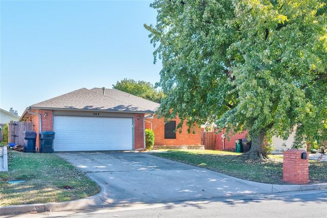 304 Bradgate Drive, Yukon, OK 73099