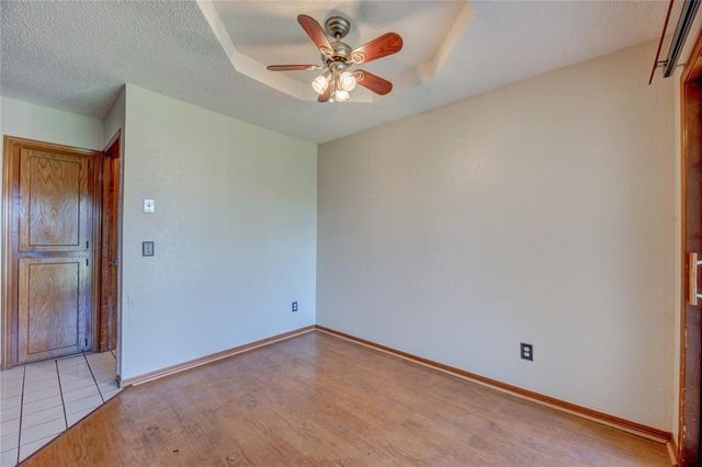 304 Bradgate Drive, Yukon, OK 73099