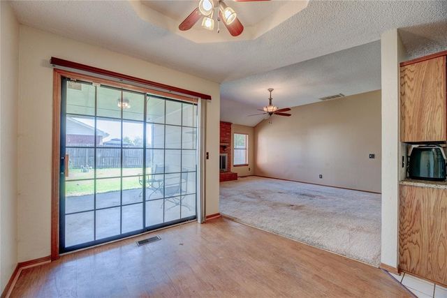 304 Bradgate Drive, Yukon, OK 73099