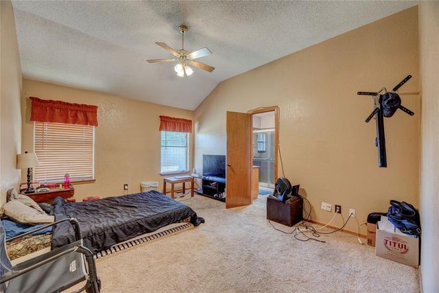 304 Bradgate Drive, Yukon, OK 73099