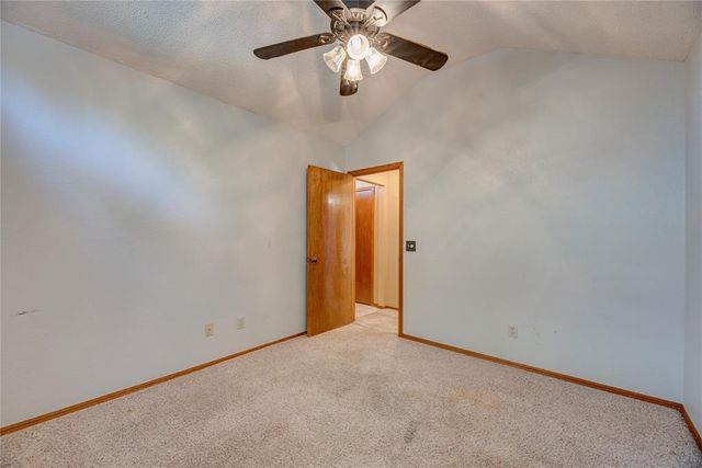 304 Bradgate Drive, Yukon, OK 73099