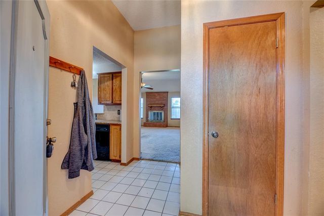 304 Bradgate Drive, Yukon, OK 73099