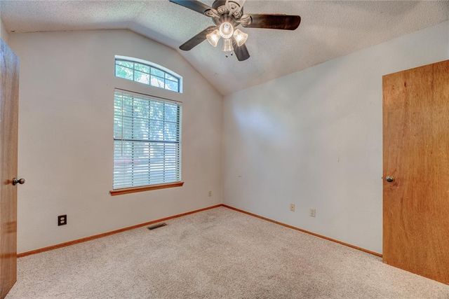 304 Bradgate Drive, Yukon, OK 73099