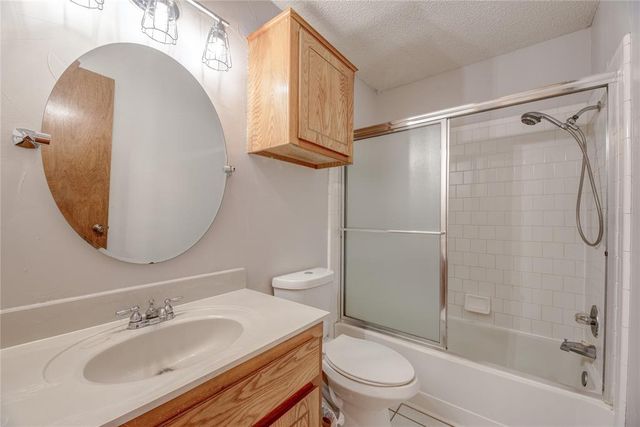 304 Bradgate Drive, Yukon, OK 73099