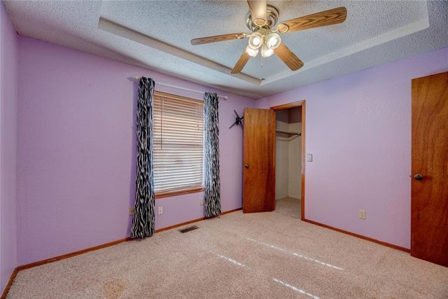 304 Bradgate Drive, Yukon, OK 73099