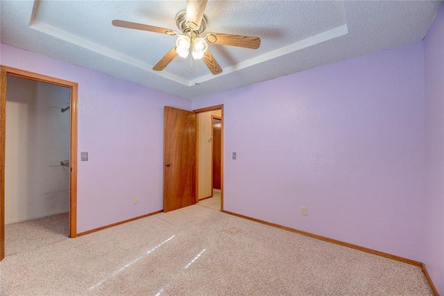 304 Bradgate Drive, Yukon, OK 73099