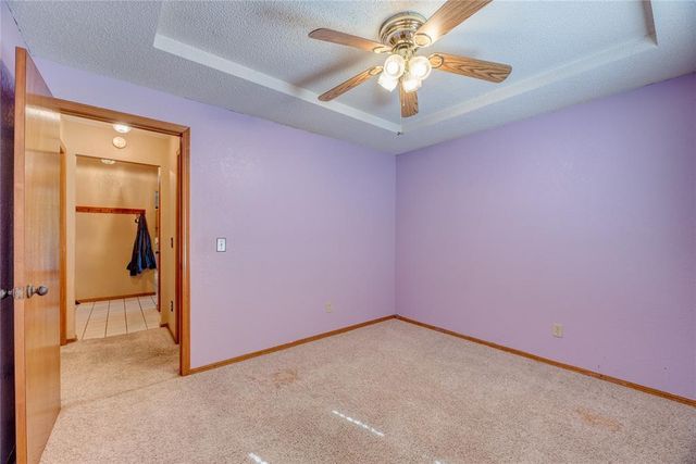 304 Bradgate Drive, Yukon, OK 73099