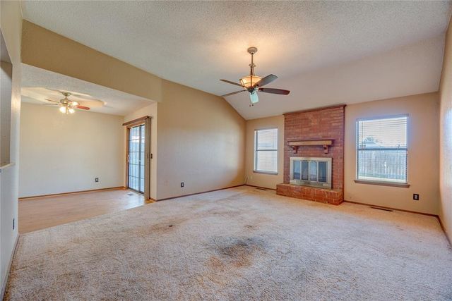 304 Bradgate Drive, Yukon, OK 73099