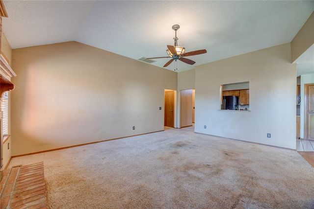 304 Bradgate Drive, Yukon, OK 73099