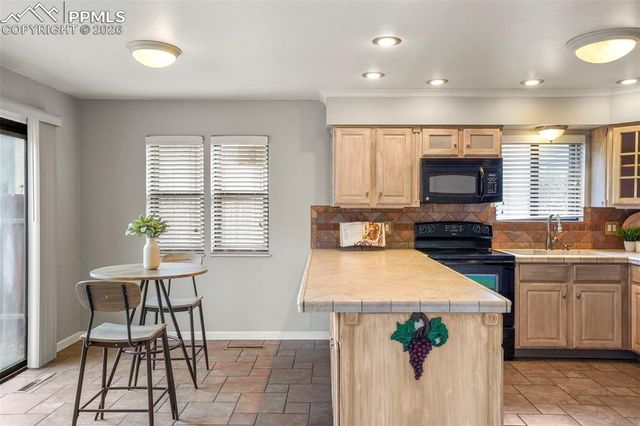 4684 Winewood Village Drive, Colorado Springs, CO 80917