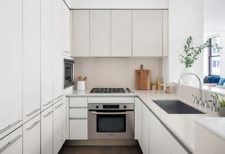 25 Broad St Apt 8T, New York City, NY 10004