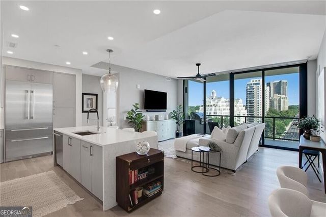 2425 Peachtree Road NE 1203, Atlanta, GA 30305