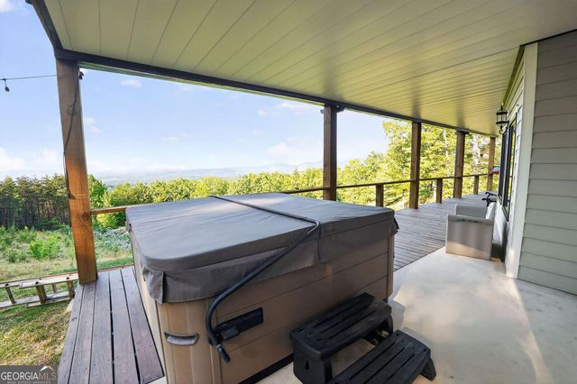 945 Hickory Nut Mountain Road, Clarkesville, GA 30523
