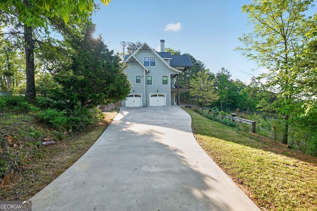 945 Hickory Nut Mountain Road, Clarkesville, GA 30523
