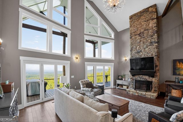 945 Hickory Nut Mountain Road, Clarkesville, GA 30523