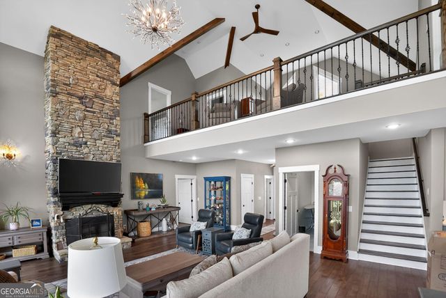 945 Hickory Nut Mountain Road, Clarkesville, GA 30523