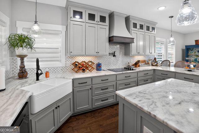 945 Hickory Nut Mountain Road, Clarkesville, GA 30523