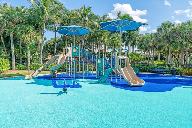 9723 Phipps Lane, Wellington, FL 33414