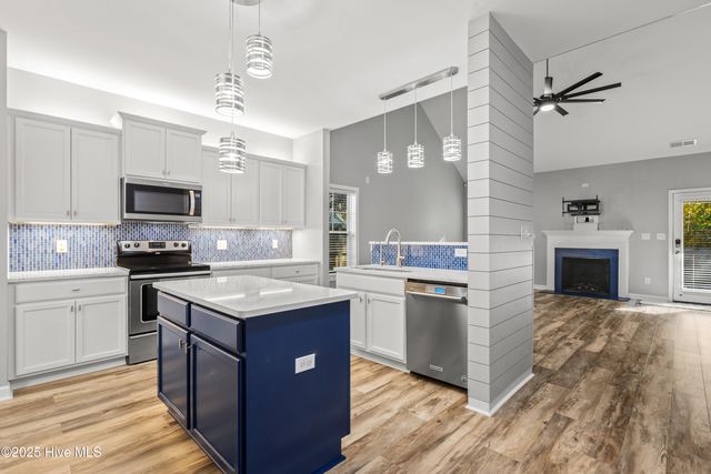 205 Peggys Trace, Sneads Ferry, NC 28460